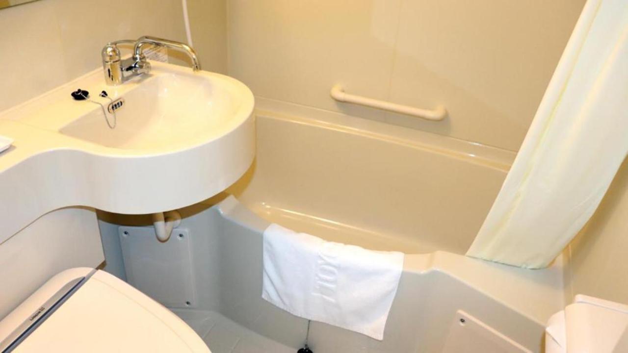 Toyoko Inn Tokyo Keihin Tohoku Sen Oji Eki Kita Guchi Esterno foto
